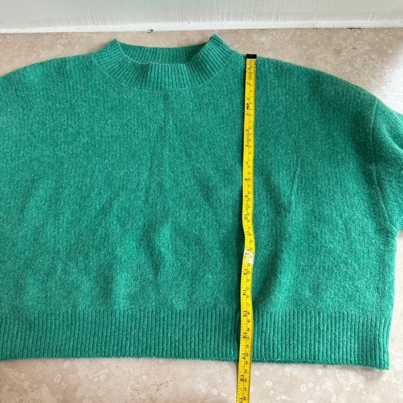 Love Tree Green Boxy Cropped Long Sleeve Crew Neck Womens Size M Pullover - Picture 8 of 13
